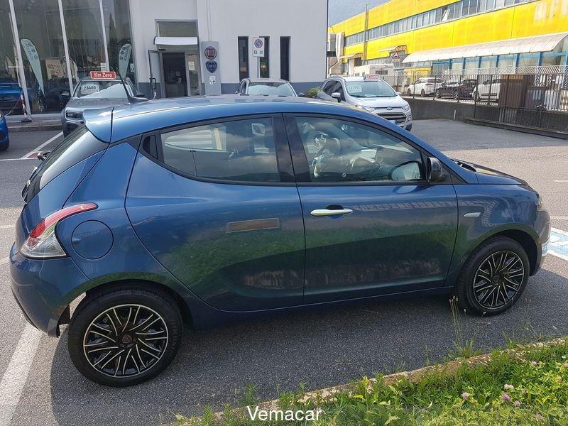 Lancia Ypsilon 1.0 FireFly 5 porte S&S Hybrid Gold