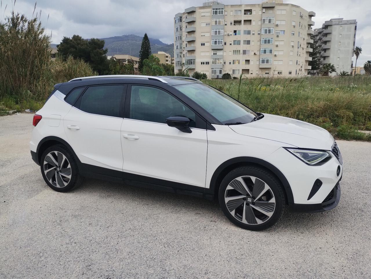 Seat Arona 1.0 TGI FR ( sportiva , full optional e dai consumi record)