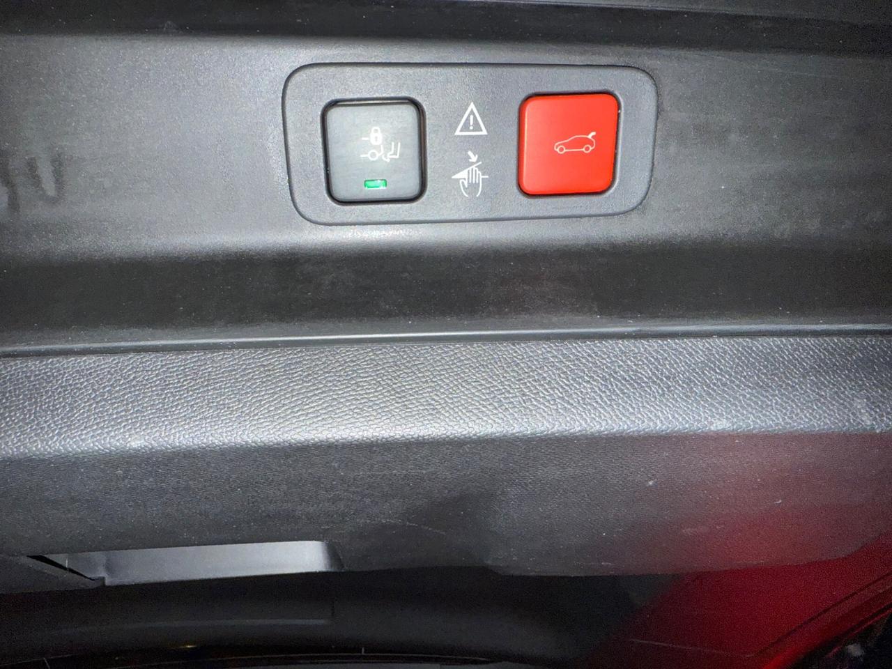 1.5 bluehdi 7 POSTI TETTO PANORAMICO !!