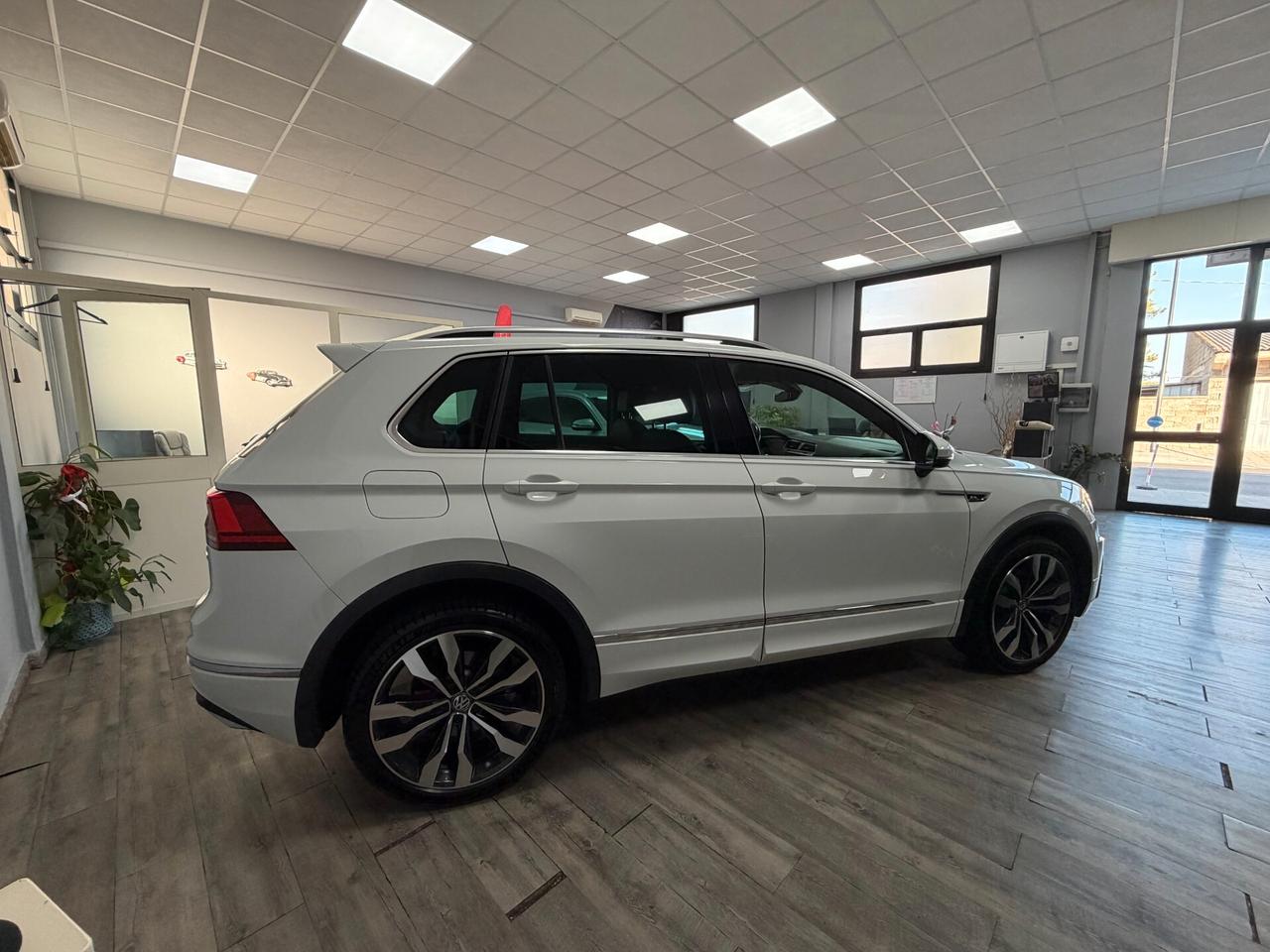 Volkswagen Tiguan 2.0 BiTDI SCR DSG 4MOTION Advanced R-Line BMT GANCIO TRAINO ELETTRICO