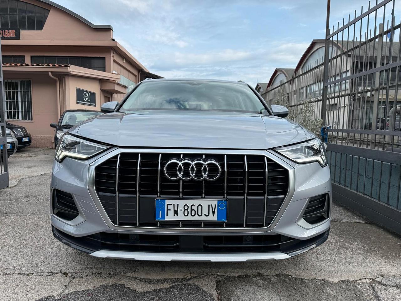 Audi Q3 2.0 TDI 150 CV S tronic line Edition