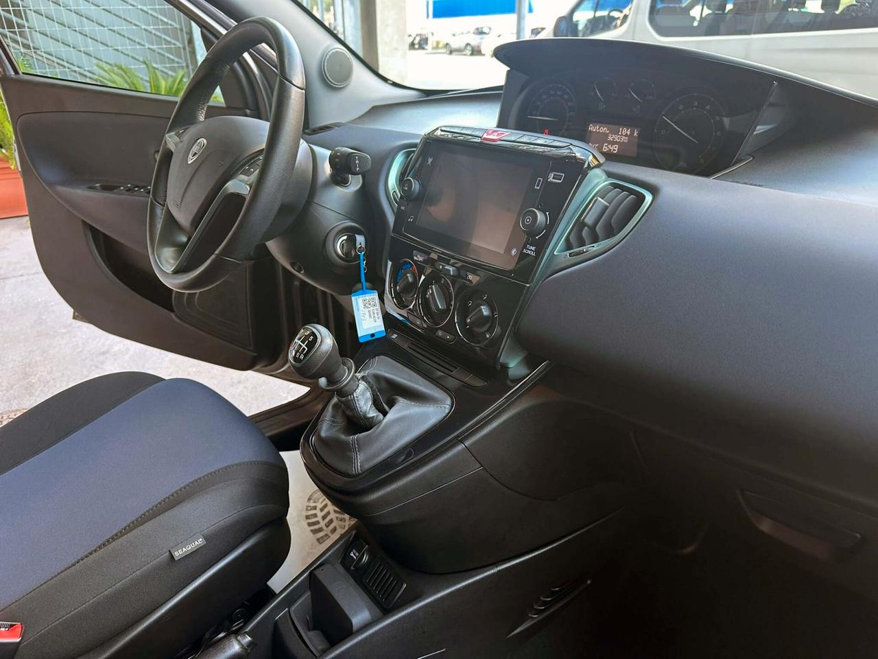 Lancia Ypsilon 1.0 FireFly 5 porte S&S Hybrid Gold Plus Telecamera Cerchi in lega Car Play