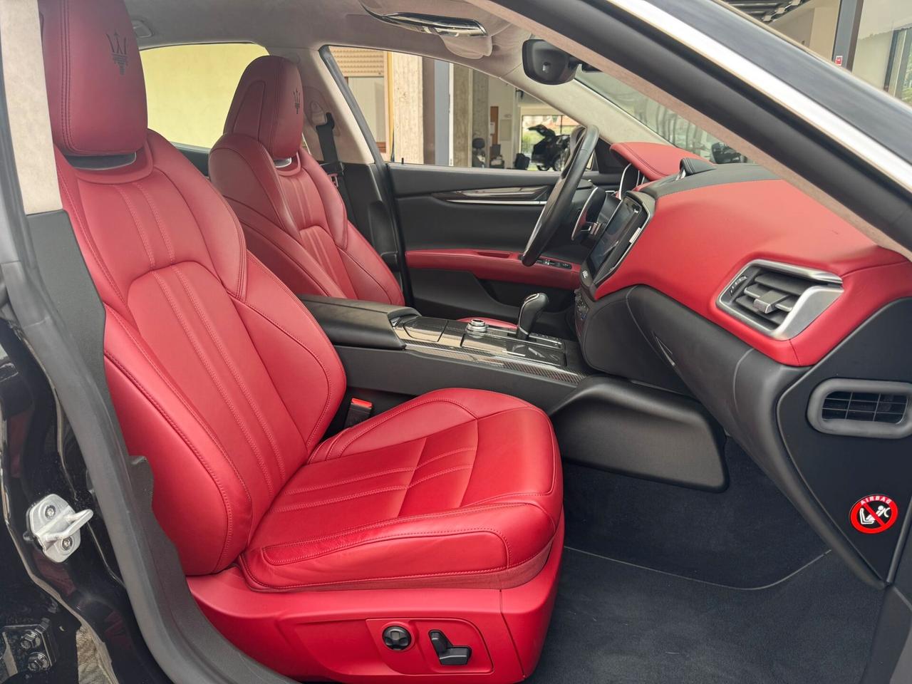 Maserati Ghibli GRANSPORT 3.0 V6 250cv - UNICO PRO