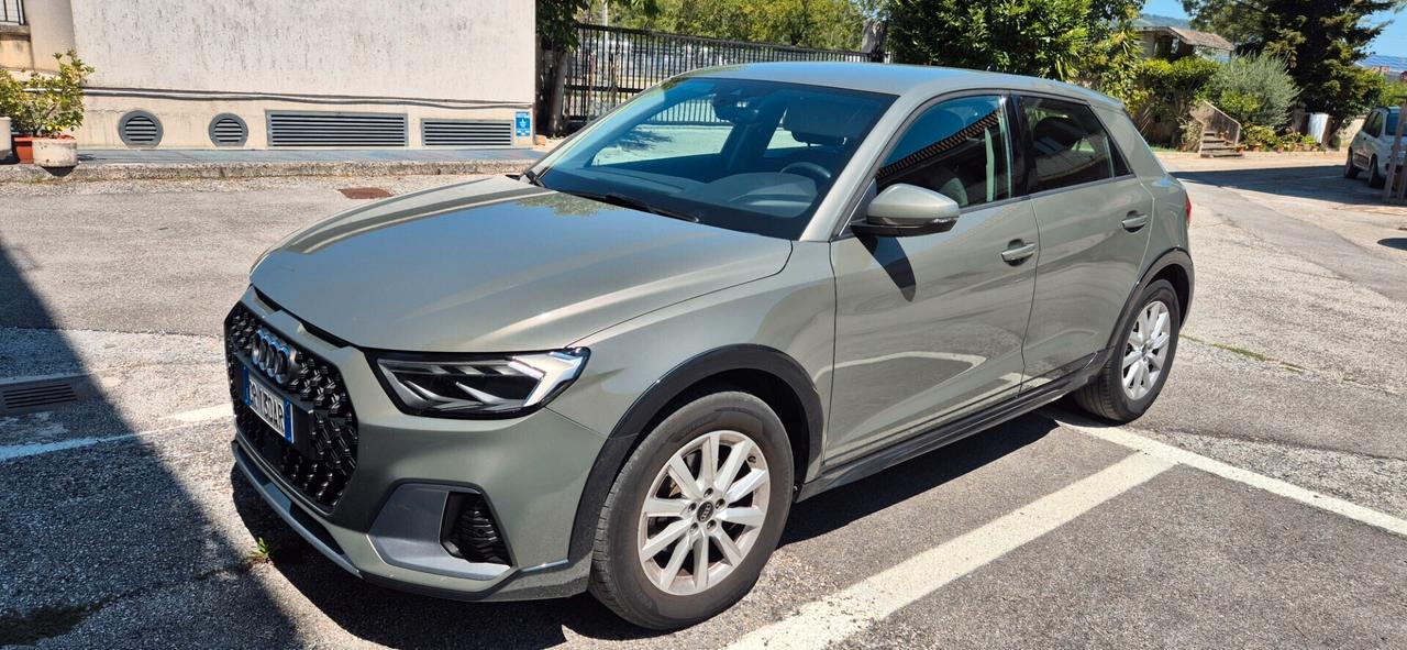 Audi A1 allstreet 30 TFSI Identity Contrast 110CV NEOPATENTATI
