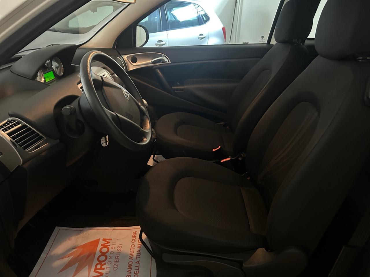 Lancia Ypsilon 1.3 MJT 16V 95 CV 5 porte S&S Silver