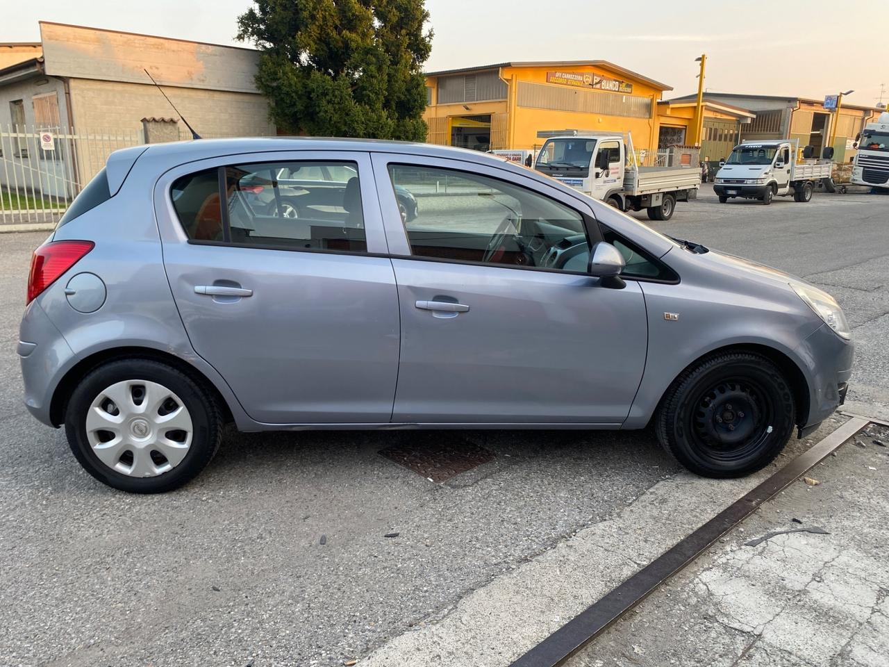 Opel Corsa 1.2 5 porte Club