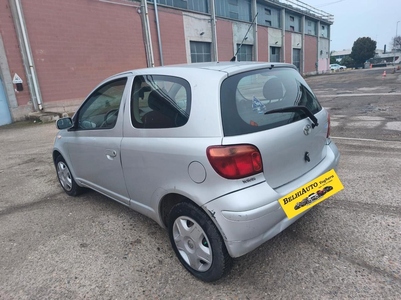 Toyota Yaris 2005---1.0 Benzina Neopatentati