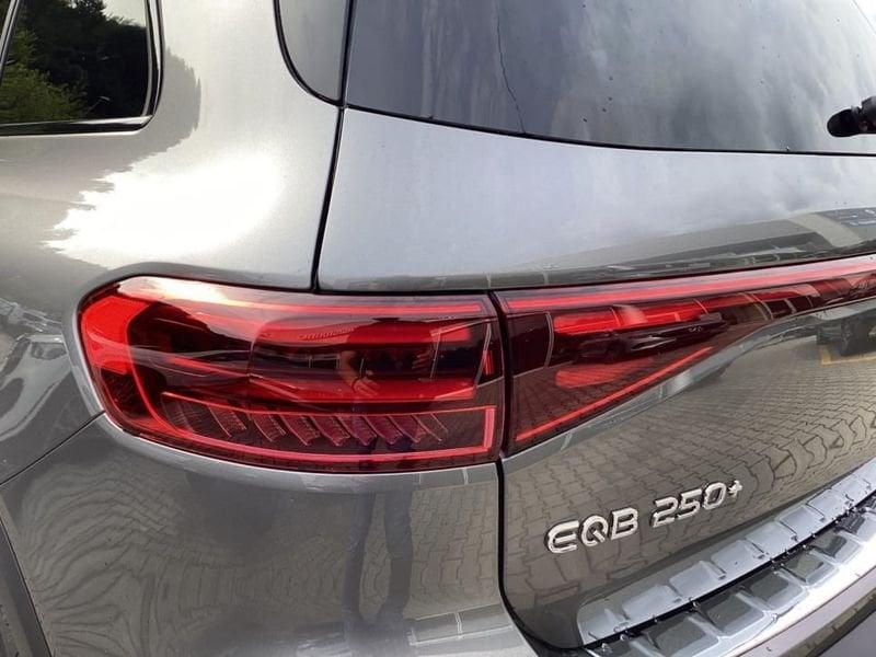 Mercedes-Benz EQB 250+ AMG Line Advanced