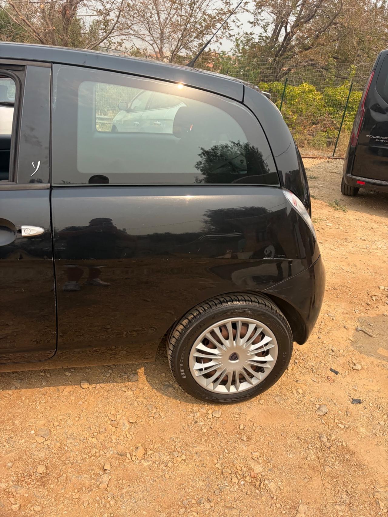 Lancia Ypsilon 1.2 Argento