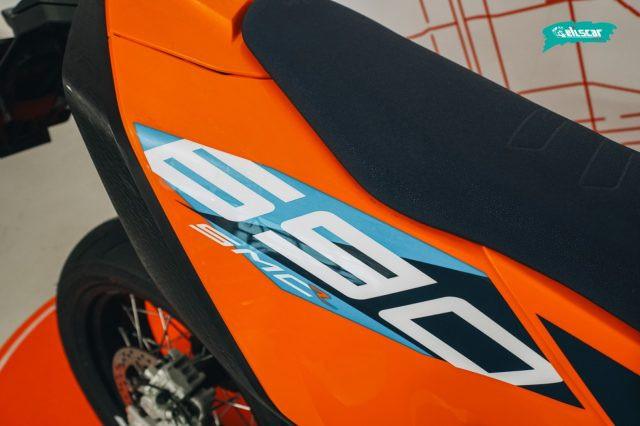 KTM 690 SMC KTM 690 SMC R