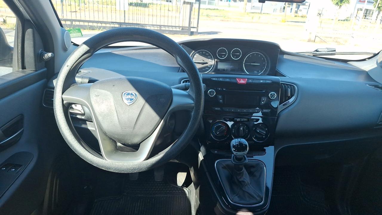 Lancia Ypsilon 1.2 69 CV 5 porte Elefantino