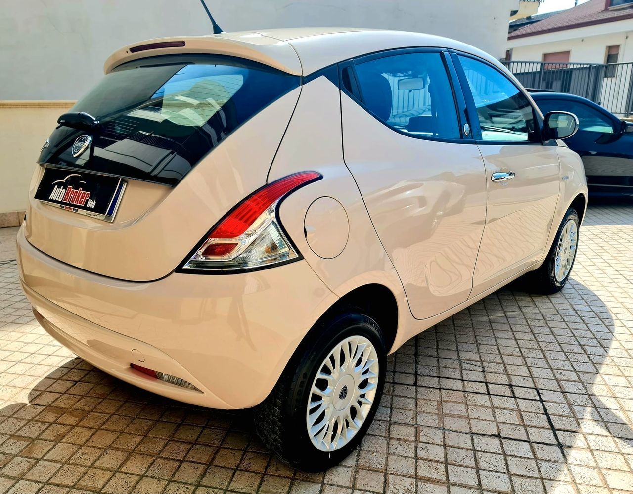 LANCIA YPSILON RESTYLING 0.9 ECOCHIC BENZINA/METANO