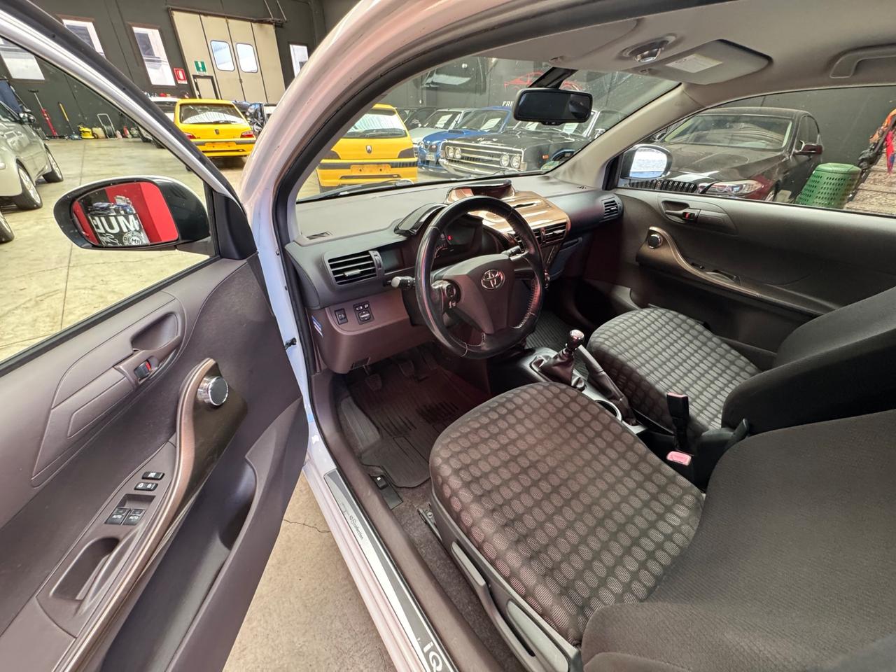 Toyota iQ 1.0 CVT High