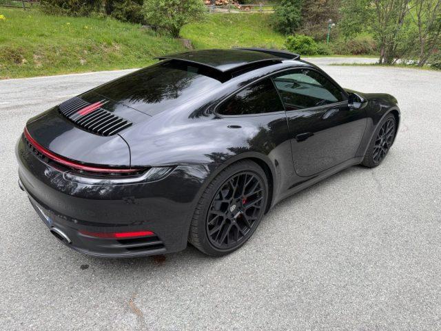 PORSCHE 911 Carrera 4S