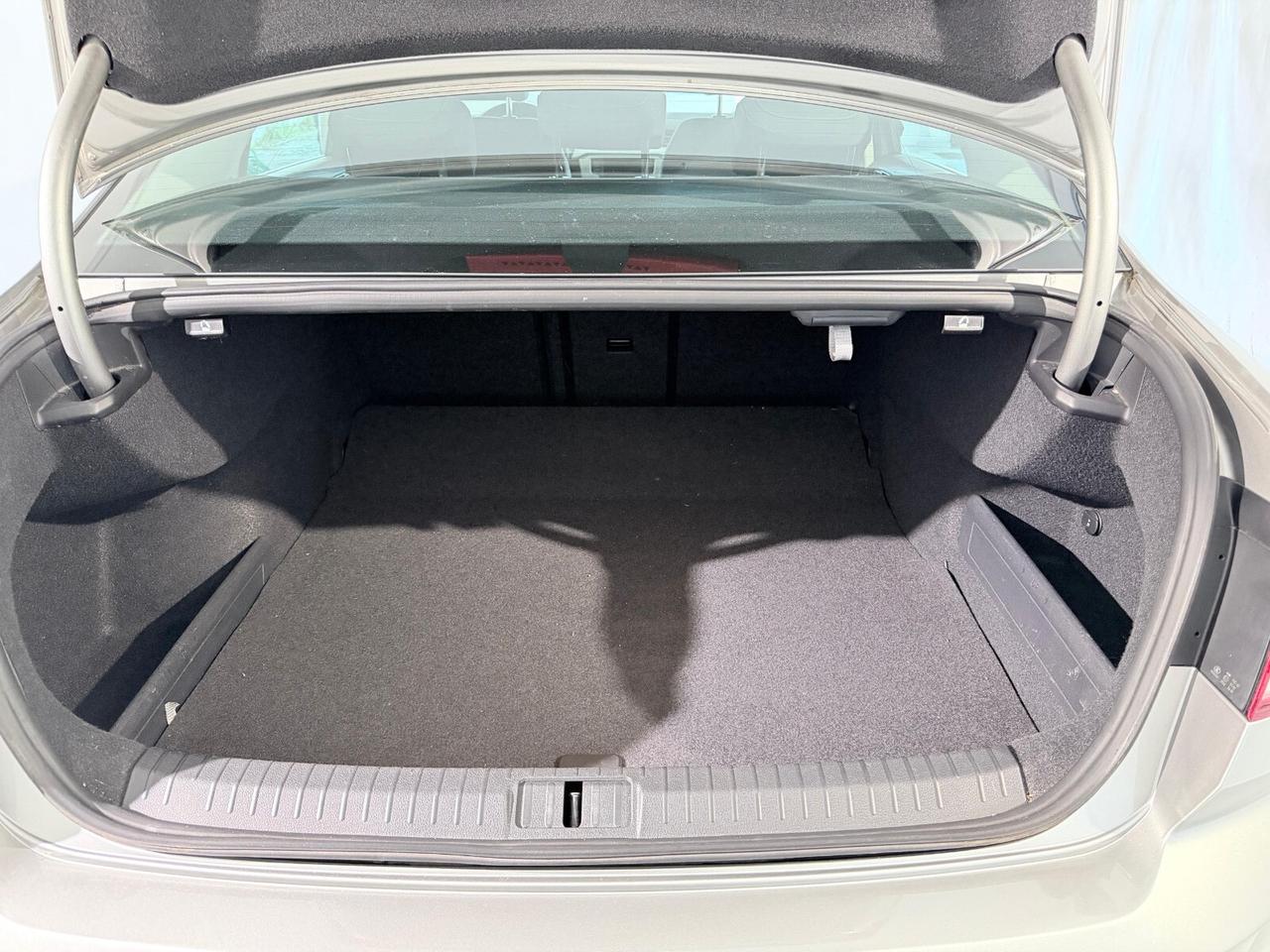 PASSAT 2017 BERLINA 2.0 tdi 150cv SOLI 85 000KM CERTIFICATI
