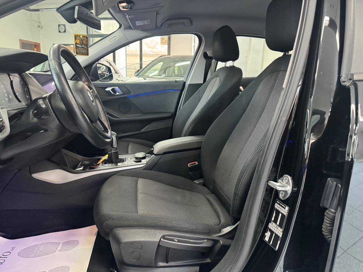 BMW 116d 5p. Sport UNICO PROP/ LED/ NAVIGATORE/ NEOPATENTATI