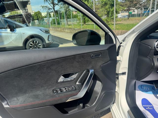 MERCEDES-BENZ A 180 Automatic AMG Line Premium KM.0