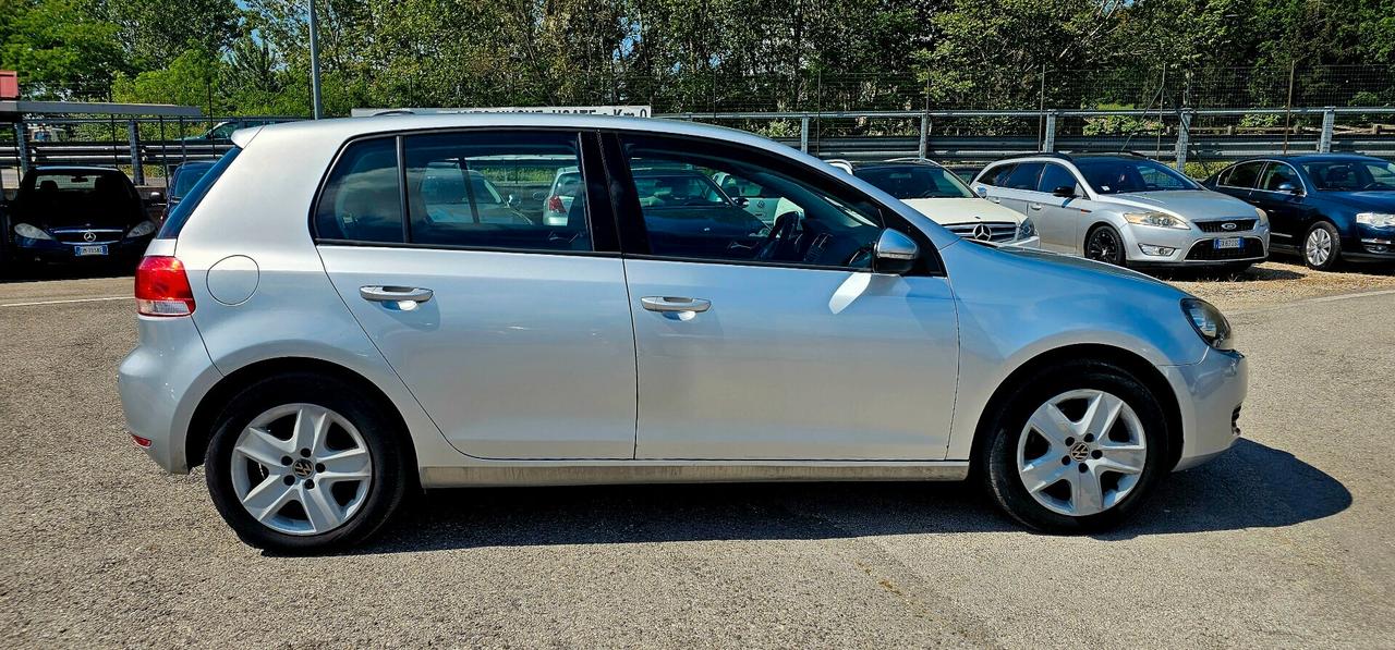 Volkswagen Golf 1.6 TDI DPF 5p. Highline