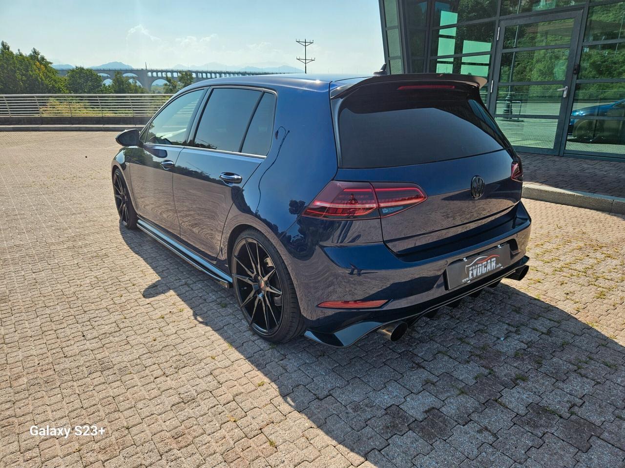 Volkswagen Golf 1.5 TSI ACT 5p. R line