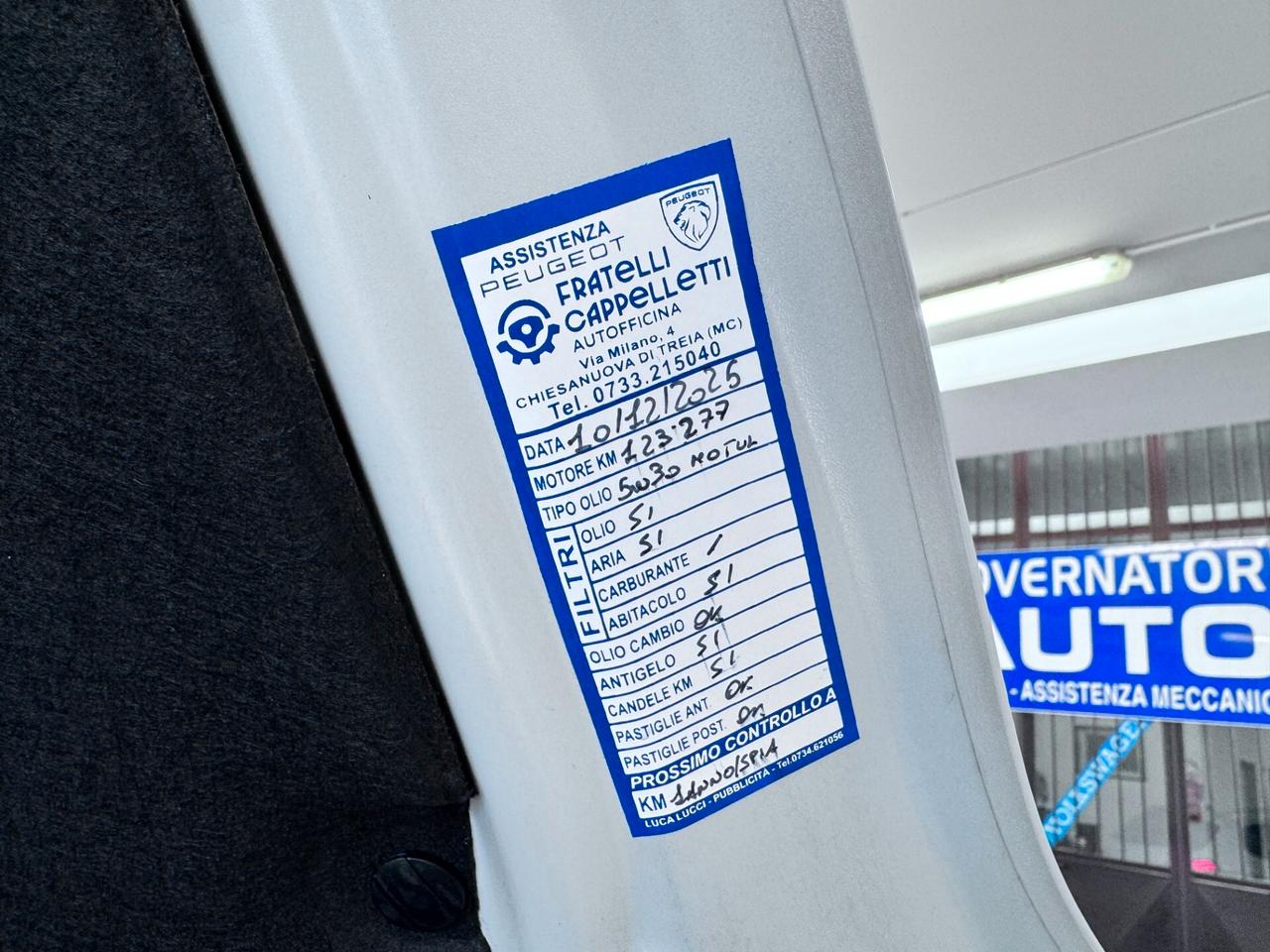 Peugeot 208 1.2 BENZINA 5 PORTE Signature