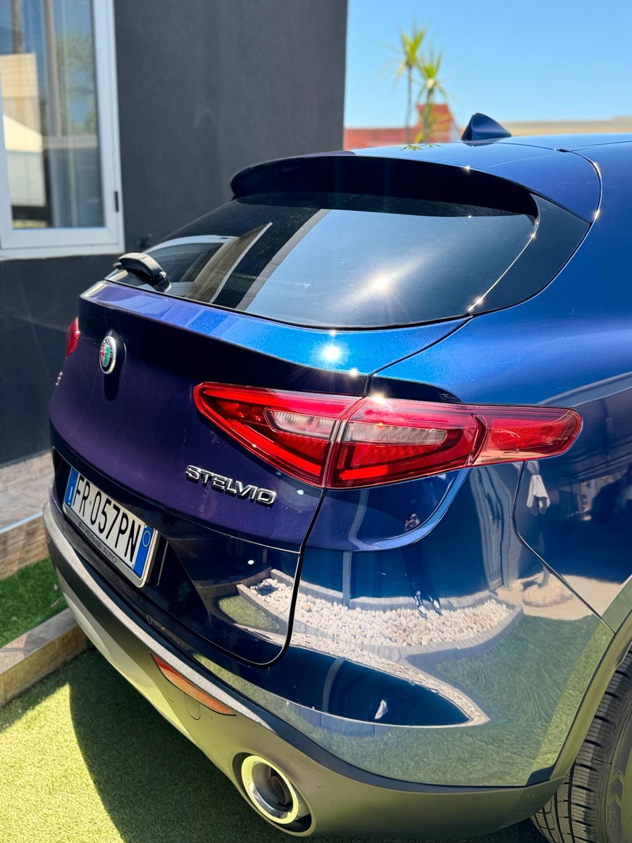 Alfa Romeo Stelvio 2.2 Turbodiesel 180 CV AT8 Q4 Business IVA ESPOSTA