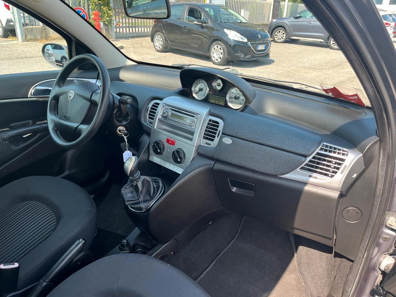 Lancia Ypsilon 1.2 **NEOPATENTATI**