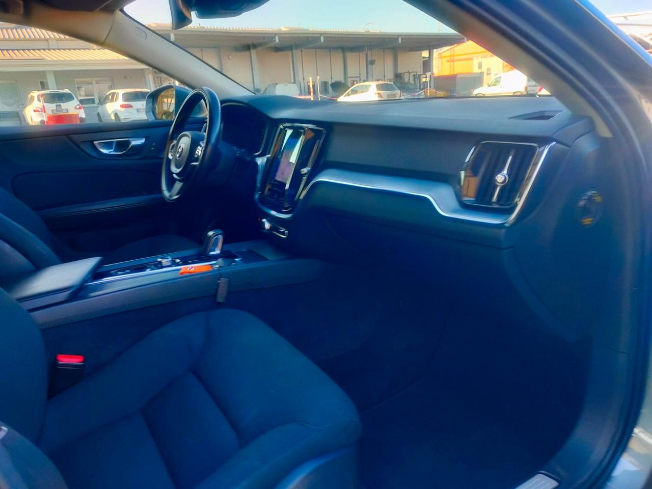 Volvo V60 B4 Geartronic Momentum Business Pro