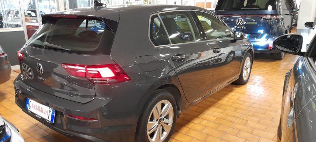 VOLKSWAGEN Golf 1.5 TGI DSG Life NAVI