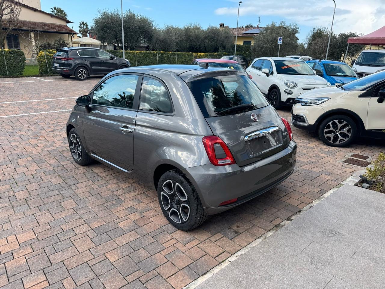 Fiat 500 1.0 Hybrid CLUB PREZZO PROMO: € 13.990,00 TUA A € 225,00 X 84 MESI 0 ANTICIPO 0 MAXI RATA