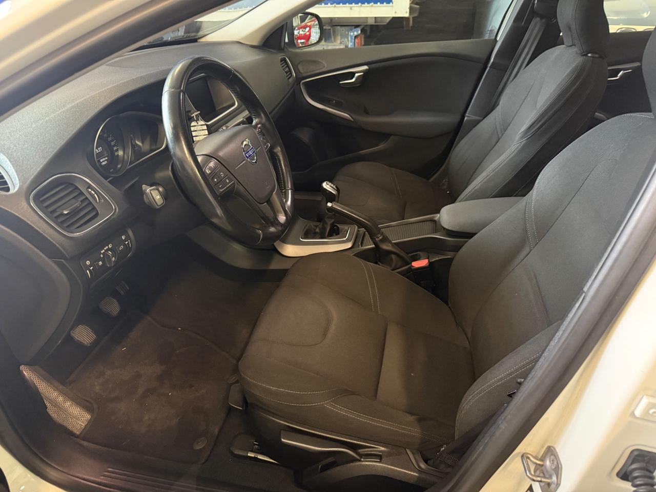 Volvo V40 D2 1.6 SUMMUM