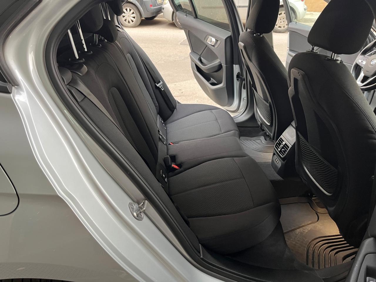 Bmw serie 1 116d 5p. Luxury 56000 km