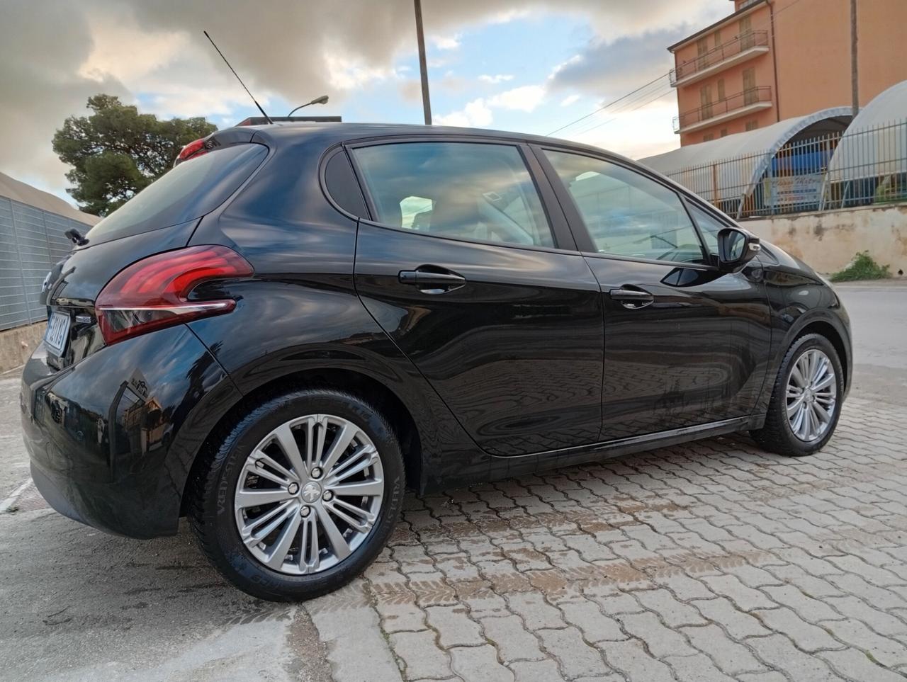 Peugeot 208 BlueHDi 75 S&S 5 porte Active