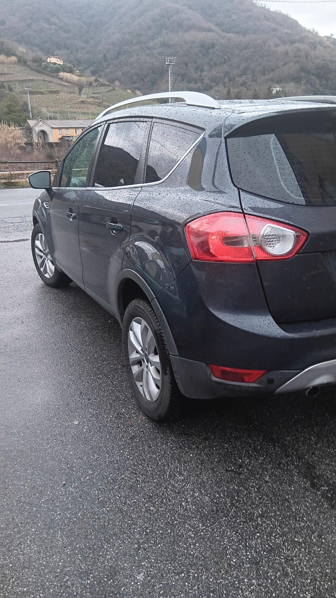 Ford Kuga 2.0 TDCi 163 CV 4WD Titanium DPF automatico.
