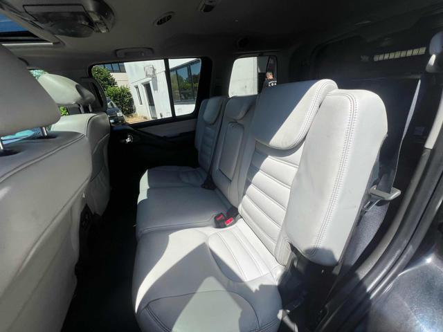NISSAN Pathfinder 2.5 dCi LE Platinum