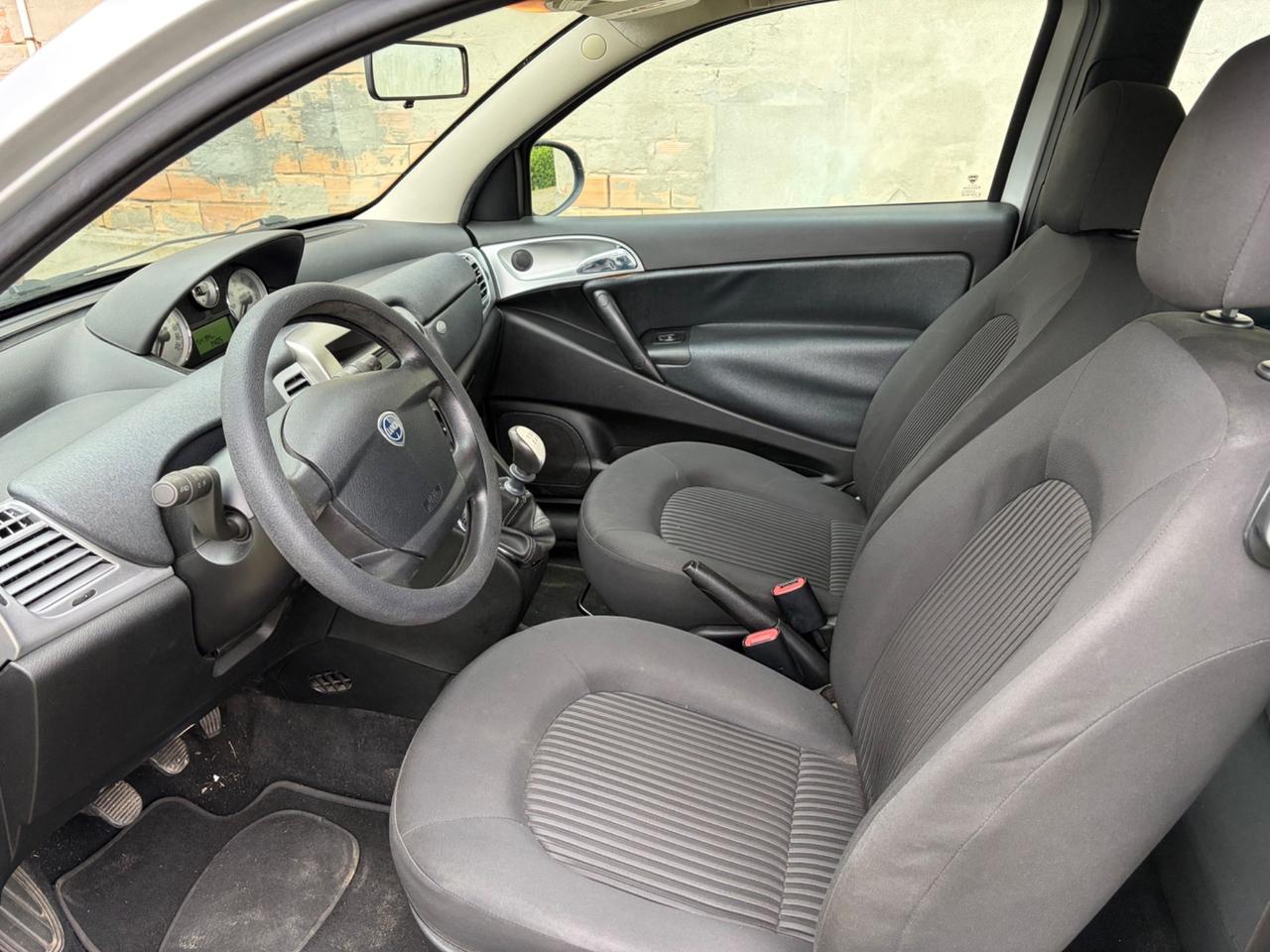 Lancia Ypsilon 1.2 BENZINA 2011