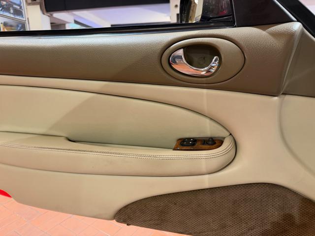 JAGUAR XK8 4.0 Coupé Pelle beige tagliandi