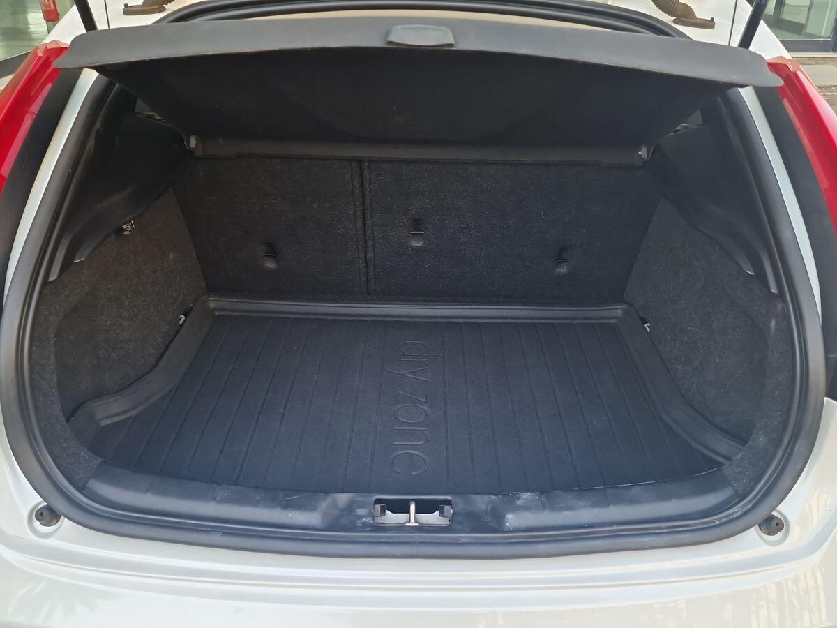 VOLVO V40 CROSS COUNTRY 2.0