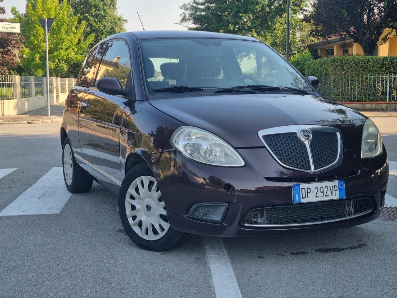 Lancia Ypsilon 1.2 Argento