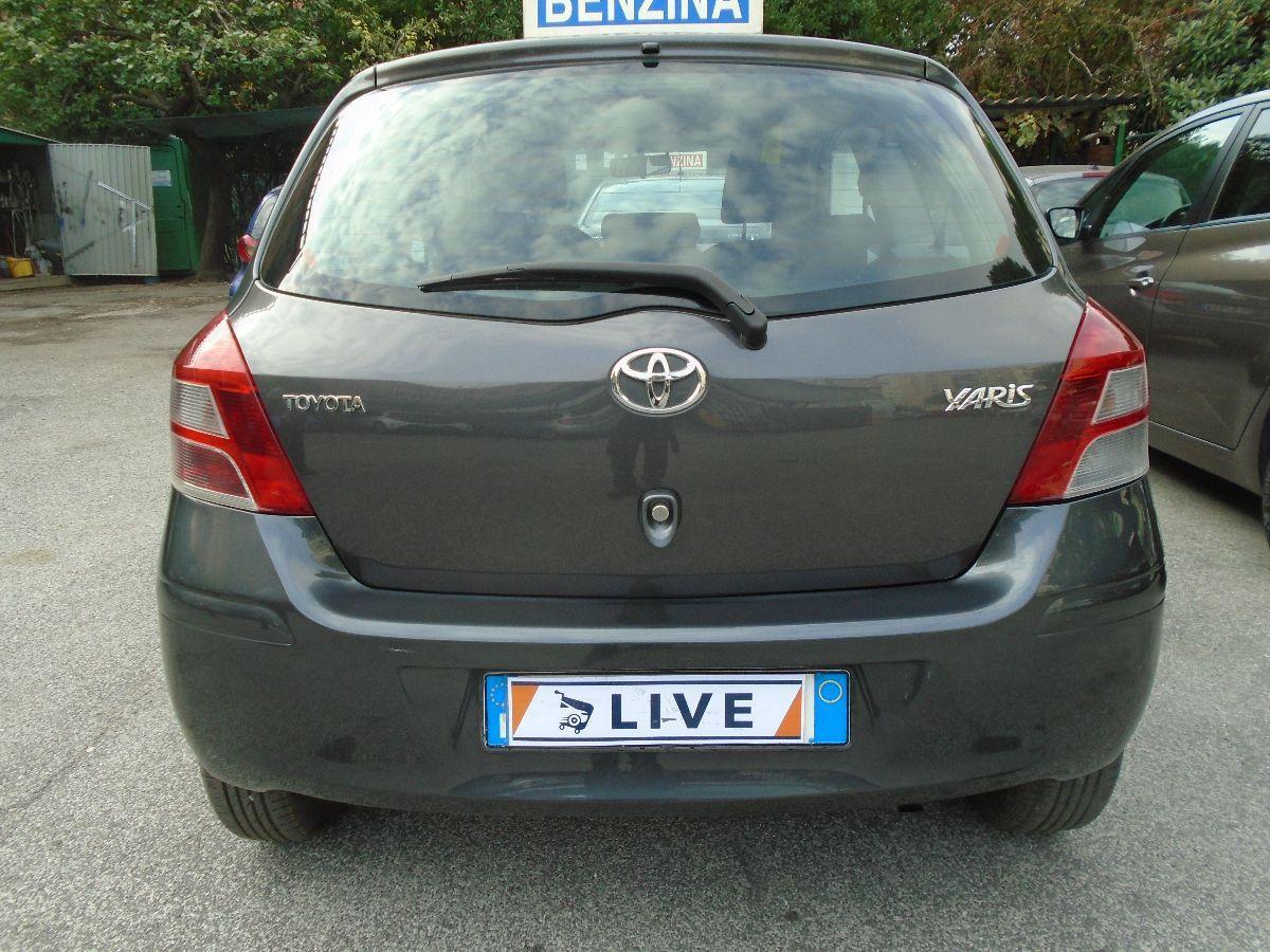 Yaris '2011 BENZ EURO 5B OK NEOPATENTATI