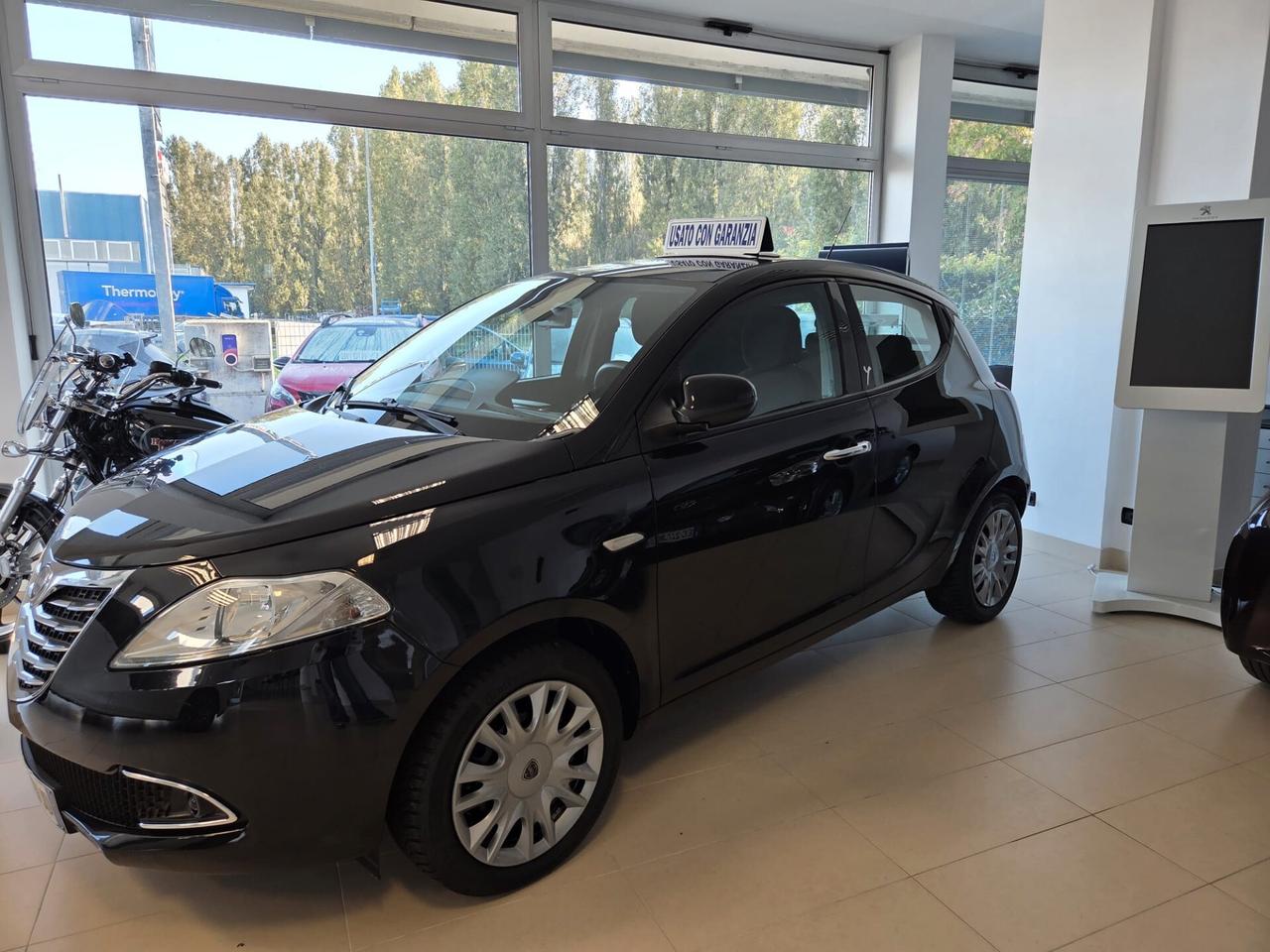 Lancia Ypsilon 1.2 69 CV 5 porte S&S Gold