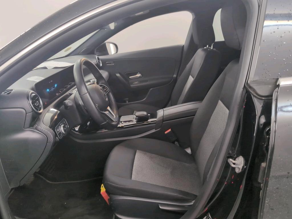 Mercedes-benz CLA 180 180D 116CV AUTOMATIC BUSINESS SOLUTION (FARI LED - NAVI PREMIUM PARK ASSISTANT)