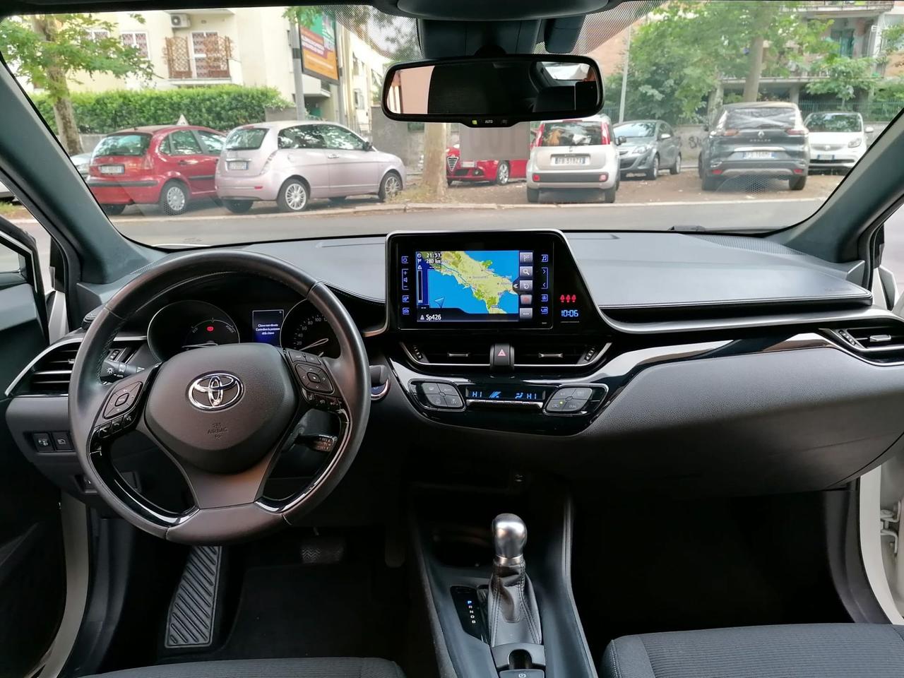 Toyota C-HR 1.8 Hybrid E-CVT Business