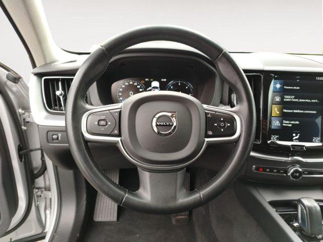 VOLVO XC60 B4 (d) AWD Geartronic Momentum