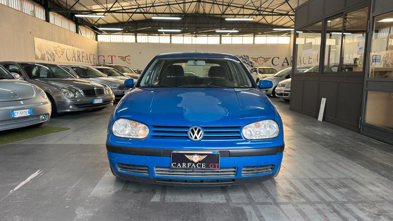 Volkswagen Golf 1.6 B 105CV - 2001