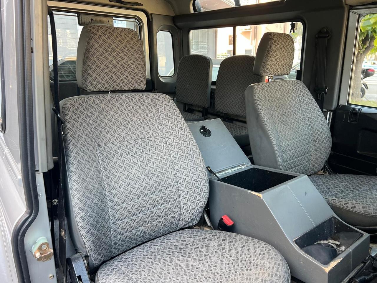 LAND ROVER DEFENDER 90 2.5 Td5 SW SE 6 posti