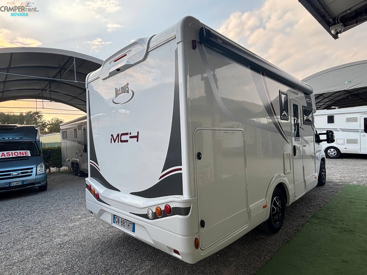 MCLOUIS MC4 860G - Semintegrale con letto matrimoniale in coda e letto basculante
