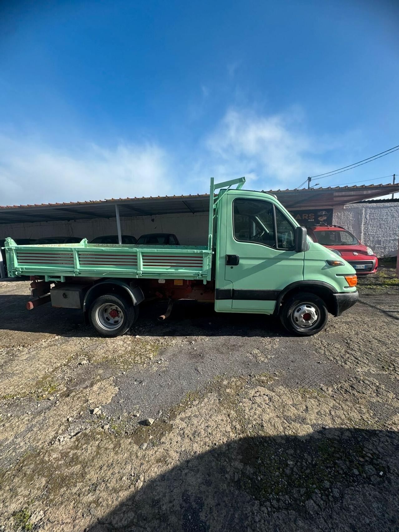 IVECO DAILY 35C13 RIBALTABILE TRI LATERALE MOTORE 2.8 TURBO