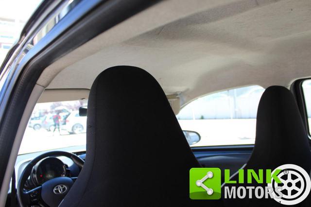 TOYOTA Aygo 1.0 VVT-i 69 CV 5 porte x-play Unico Proprietario