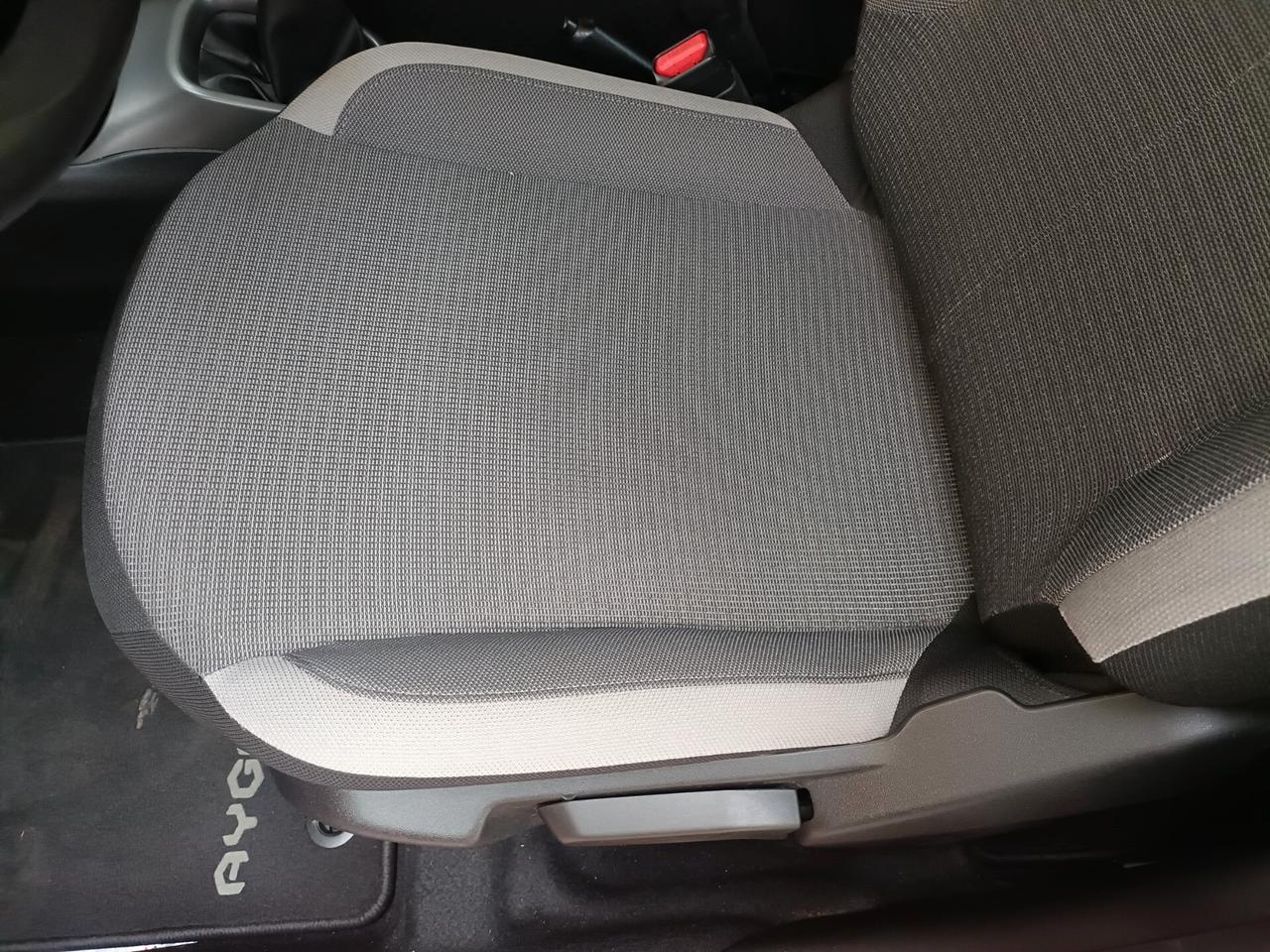 Toyota Aygo Connect 1.0 VVT-i 72 CV 5 porte x-play