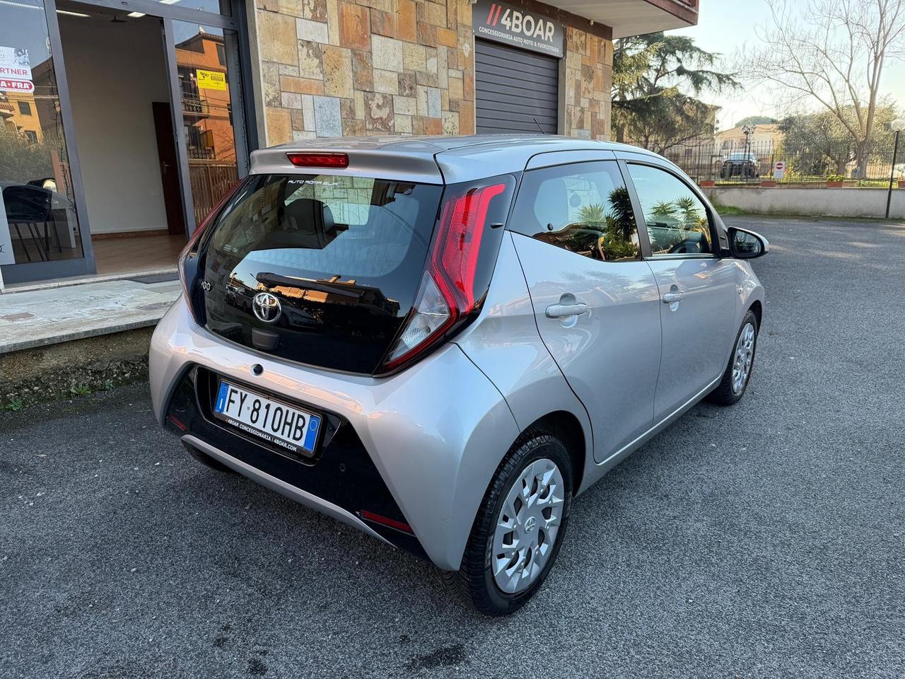 Toyota Aygo 1.0 VVT-i 72 CV 5 porte x-play